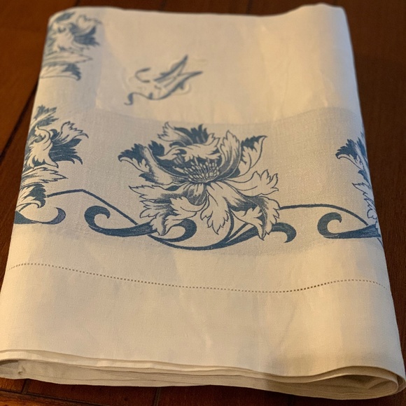 Tablecloth Damask White and Blue,  52”x52” Vintage - Picture 2 of 7